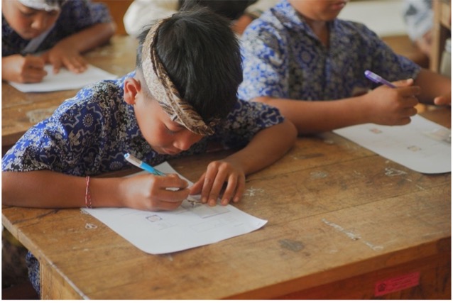 KEGIATAN PENGENALAN BAHASA INGGRIS MINGGU KEEMPAT  KEPADA SISWA KELAS 3 SD NEGERI BONYOH 